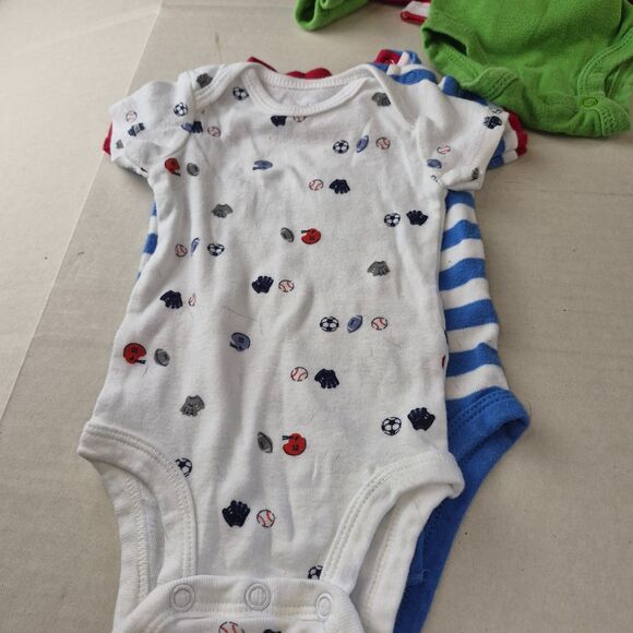 7 Bodysuit with Different Brand's, all Newborn Multi-Color. - Picture 13 of 15